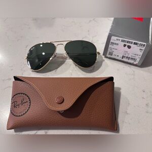 New Ray-Ban Aviator Sunglasses - Gold Frame with Green Lenses